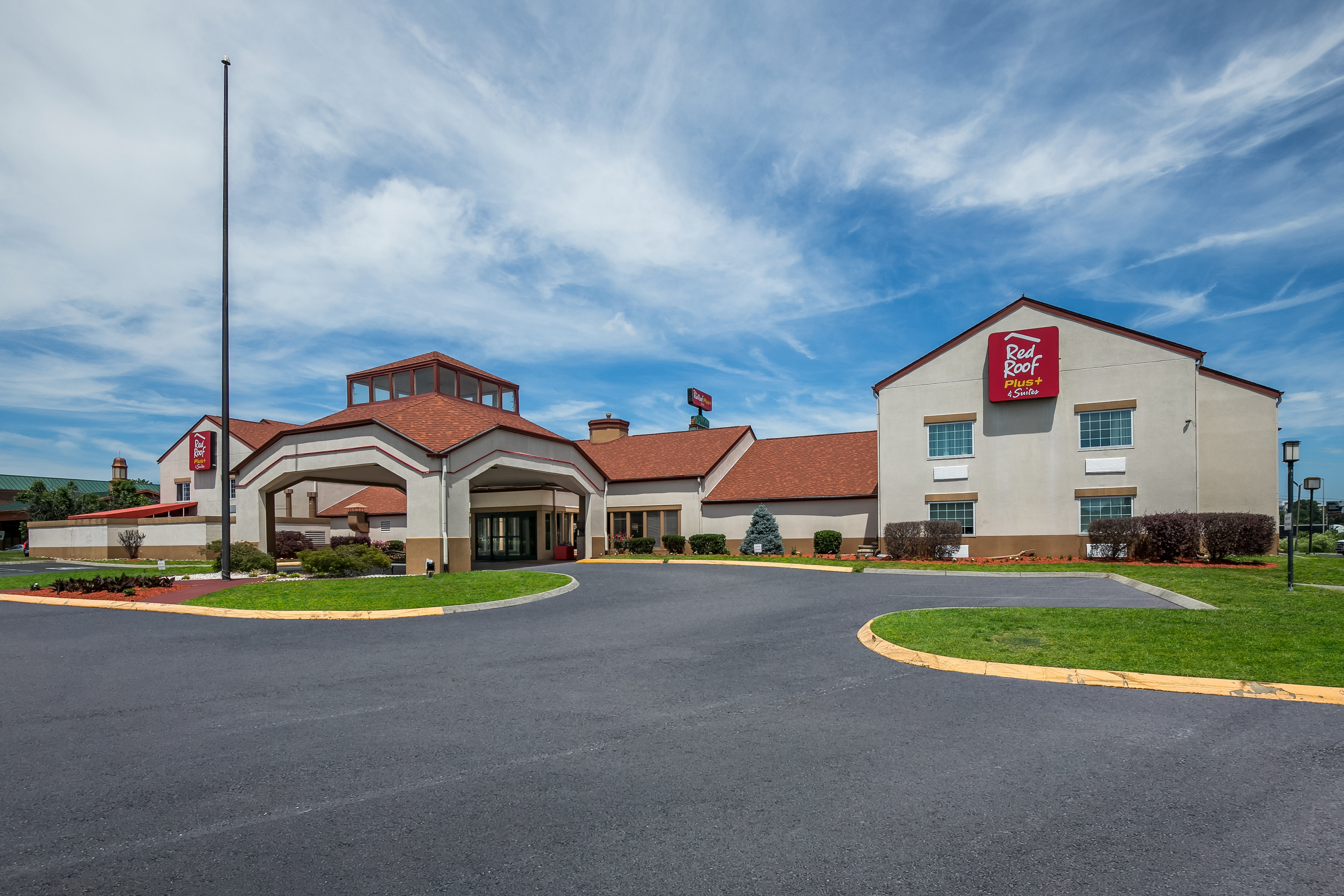Red Roof PLUS Knoxville West-Cedar Bluff