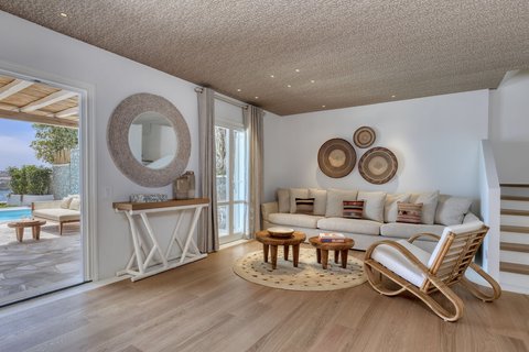 Amethyst Villa living room