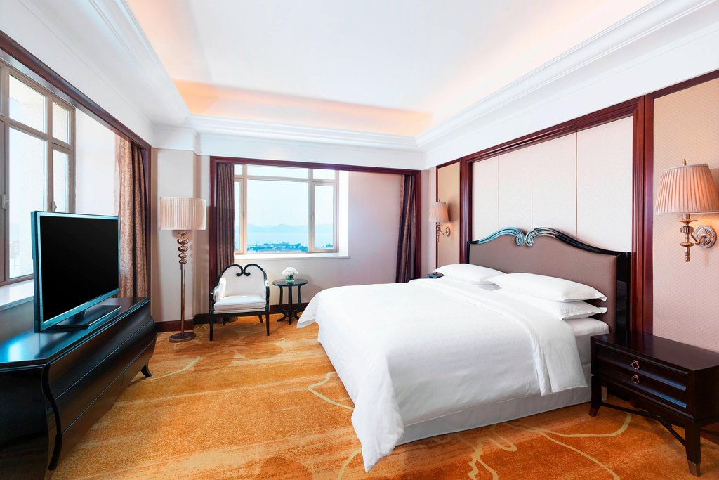 Sheraton Shantou Hotel Room Type - Suite, 1 King Bed, Sea View