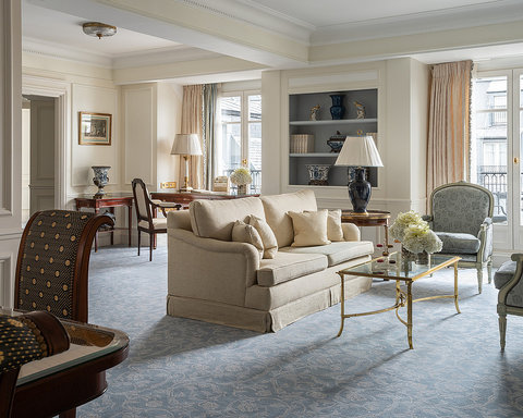 Living Room Duplex Suite PAR