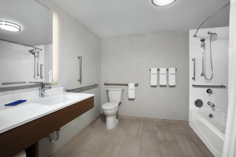 KING HEAR MOBILITY ACCESSIBLE TUB NOSMK