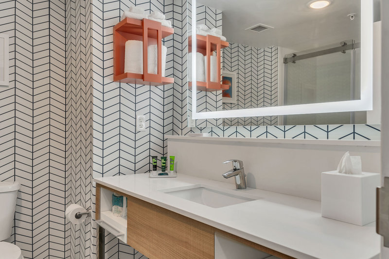 Holiday Inn Express and Suites Destin – Miramar Beach