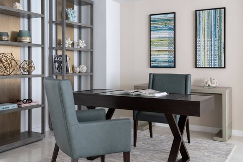 Ritz-Carlton Suite - Office
