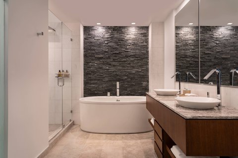 Suite Bathroom