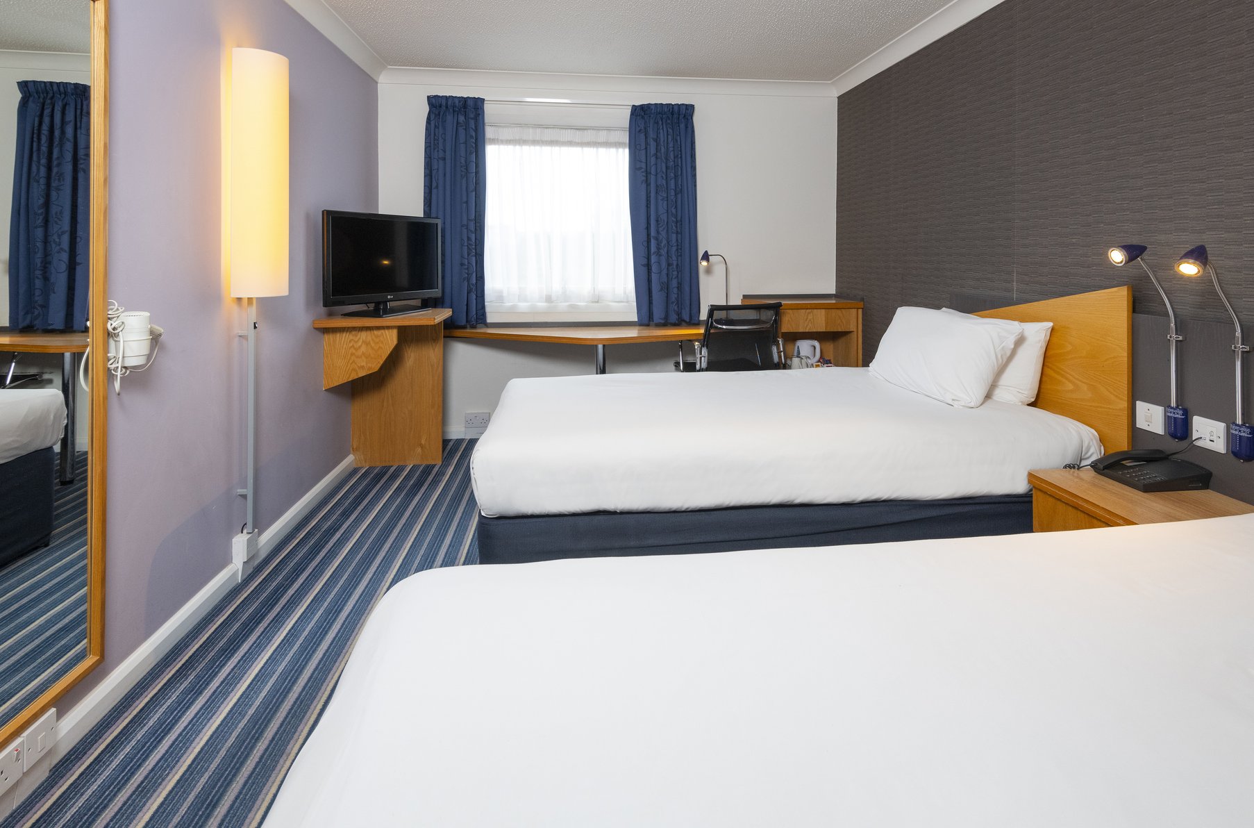 Holiday Inn Express INVERNESS Room Type - 2 Single Standard with Free Hot Breakfast