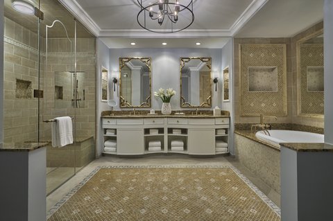 Oceanfront Suite Bathroom