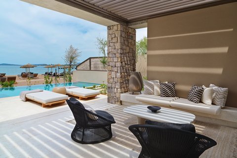 Infinity Beachfront Villa - Outdoor Terrace