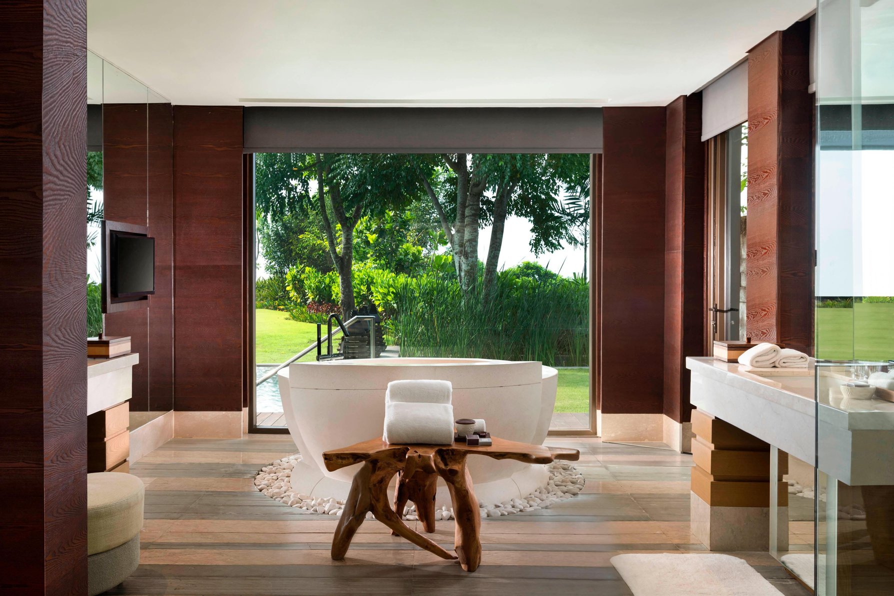 The Ritz-Carlton, Bali Room Type - The Cliff, 3 Bedroom Villa, Bedroom 1: 1 King, Bedroom 2: 1 King, Bedroom 3: 2 Queen, Ocean view The Ritz-Carlton, Bali Room Type - The Cliff, 3 Bedroom Villa, Bedroom 1: 1 King, Bedroom 2: 1 King, Bedroom 3: 2 Queen, Ocean view