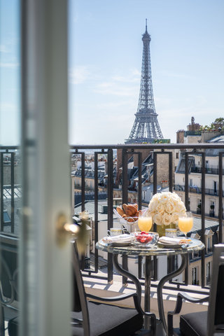 Eiffel Tower Suite