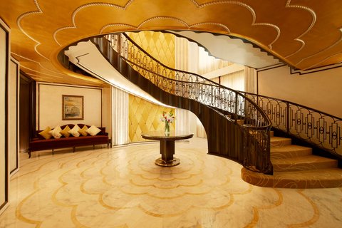 Abu Dhabi Suite – Treppe