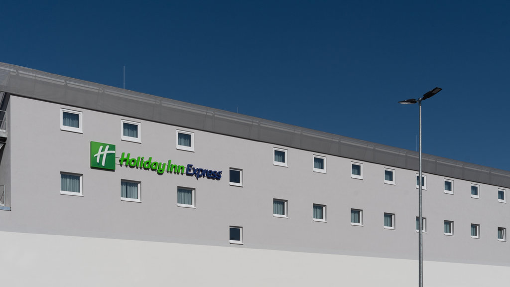 Holiday Inn Express - Hamburg South A7-AS42 by IHG