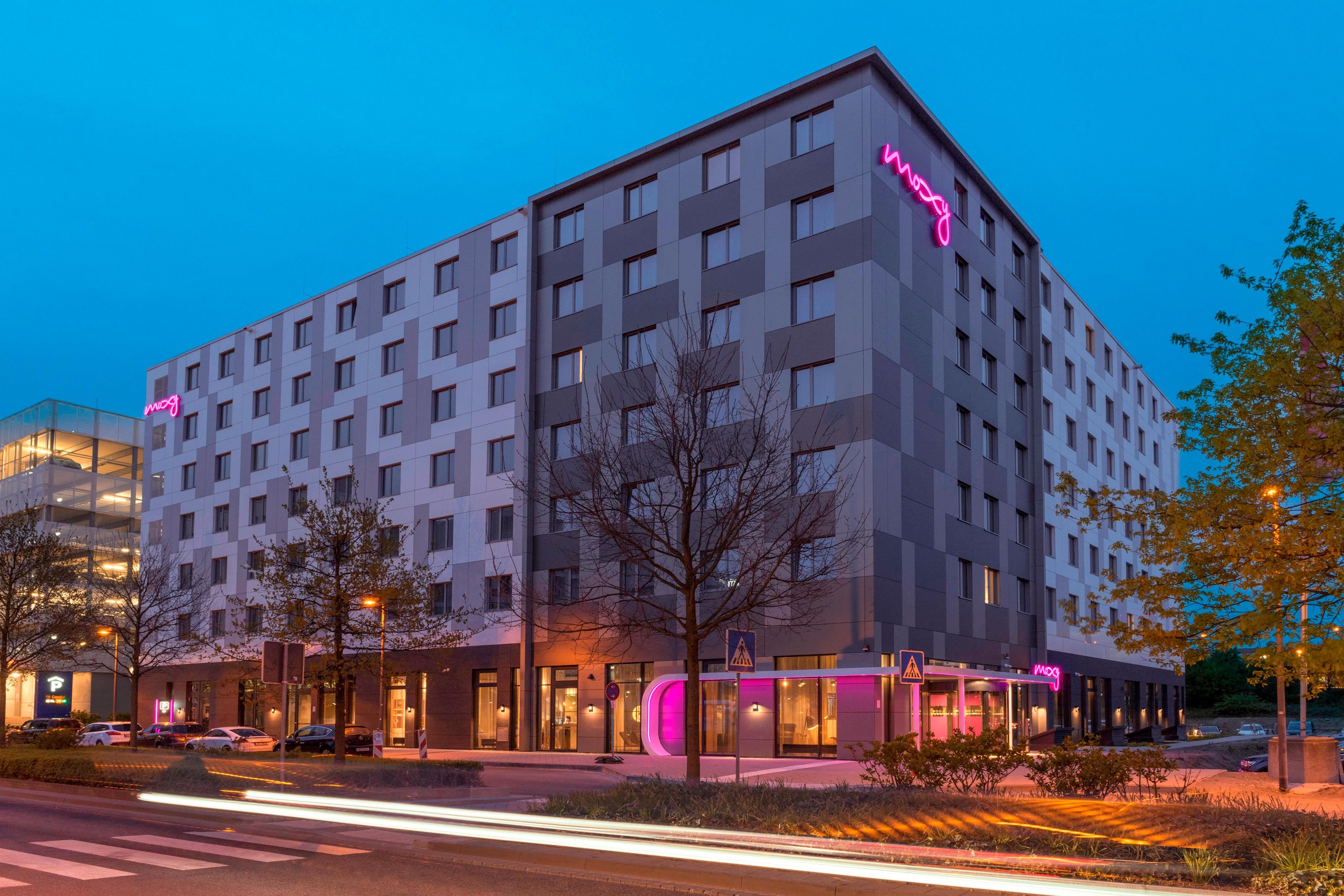 MOXY Frankfurt Airport