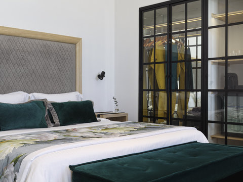 Honeymoon Suite