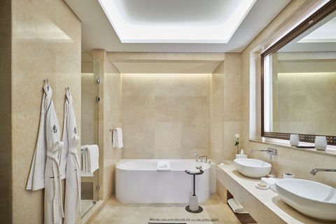 Premier Room Bathroom