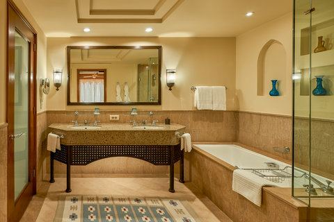 Chalet Palm Bathroom