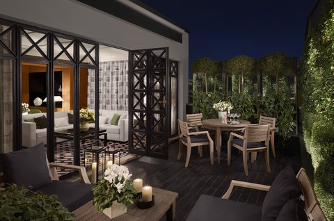 F Smilano Fashion Suite
