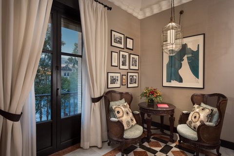 Victoria Eugenia Suite - Living Room