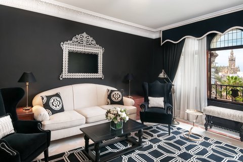 Reales Alcázares Suite