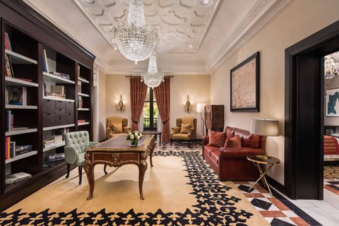 Victoria Eugenia Suite - Living Room