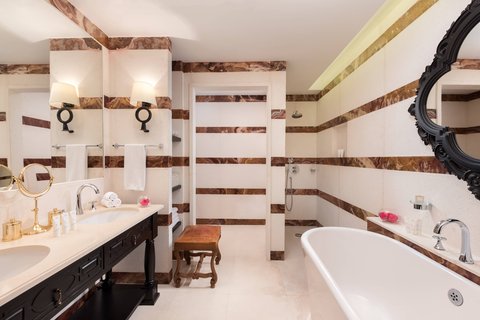 Royal Suite - Bathroom