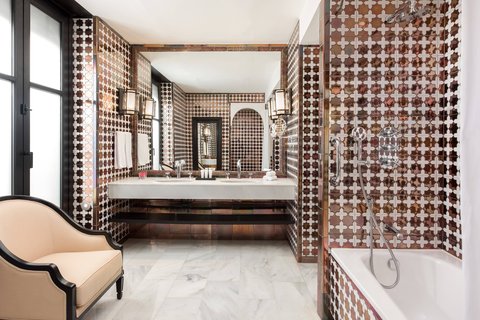 Grand Suite - Bathroom