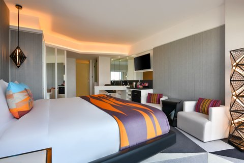 King Spectacular Guest Room
