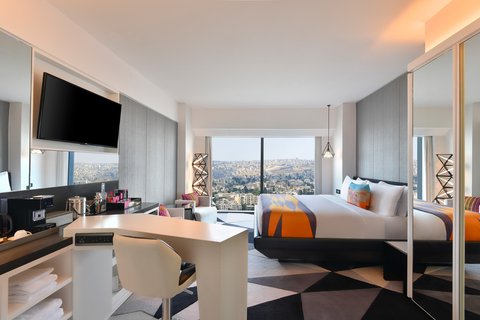 King Spectacular Guest Room
