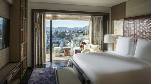 TWO BEDROOM CORNER HOTEL RESIDENCE