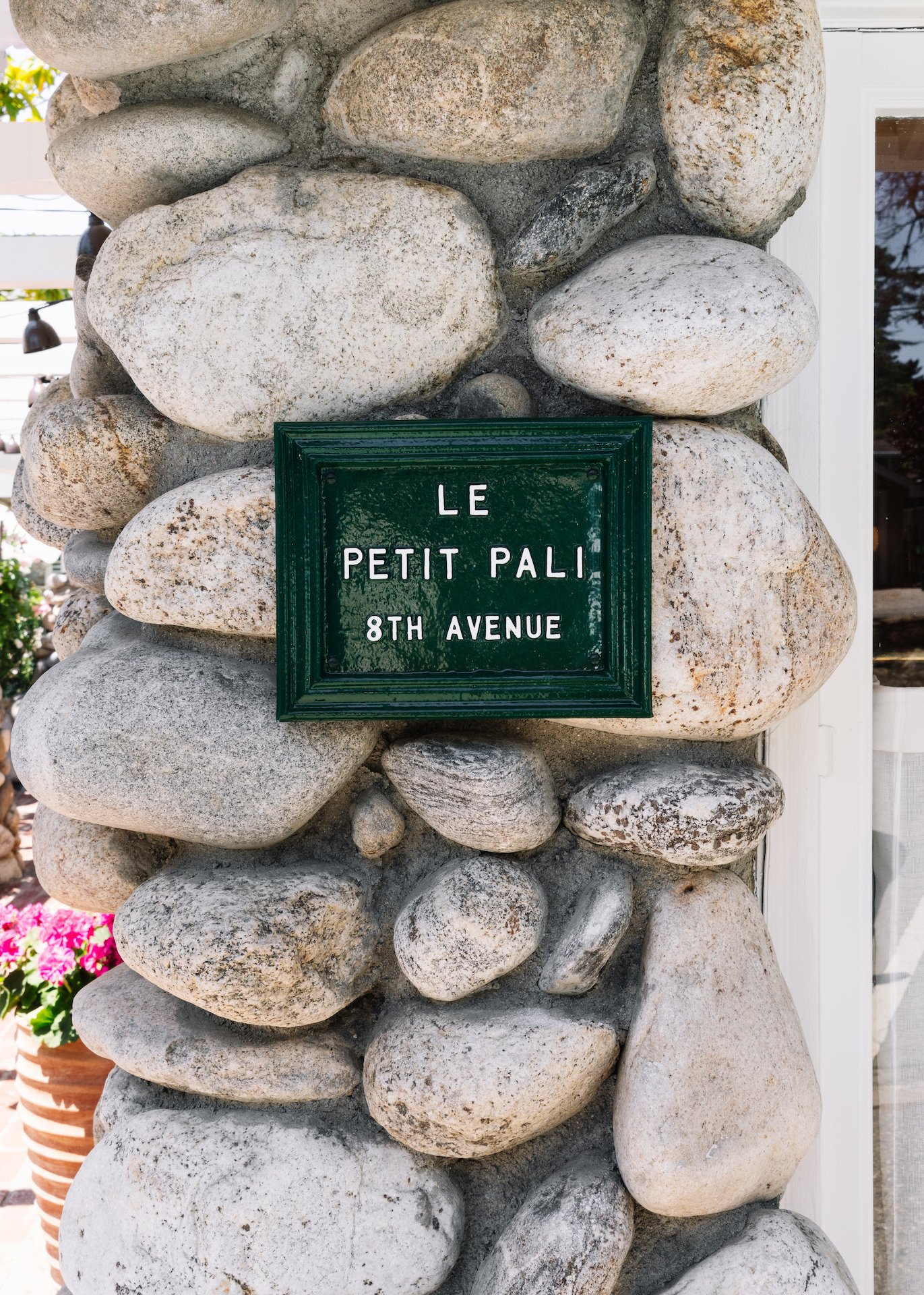 Le Petit Pali at 8th Ave