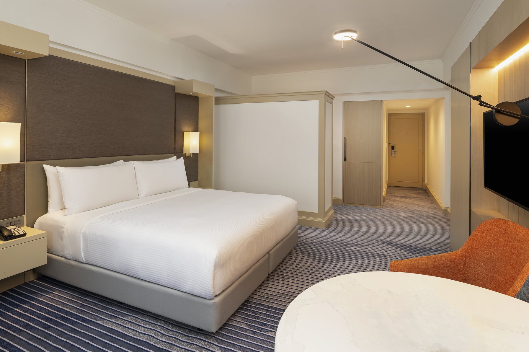 Crowne Plaza Bangkok Lumpini Park Room Type - 1 King Premium Accessible