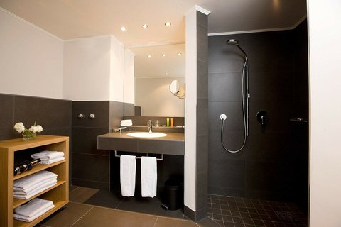 Grand Suite Bath
