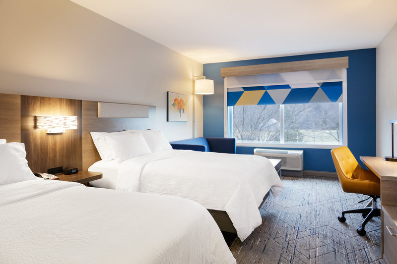 TWO QUEEN BEDS NONSMOKING