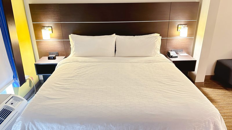 Holiday Inn Express and Suites Prospect Heights