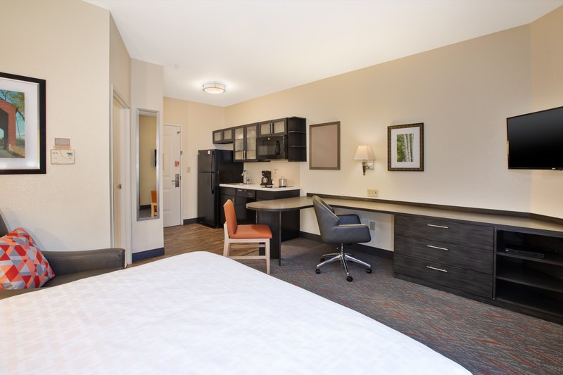 Candlewood Suites – Military Building 4690