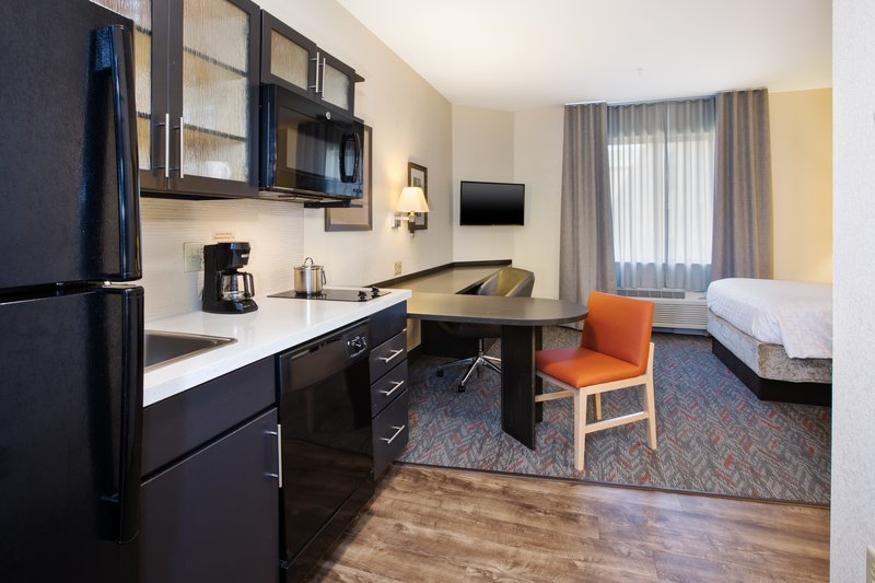 Candlewood Suites – Military Building 4690