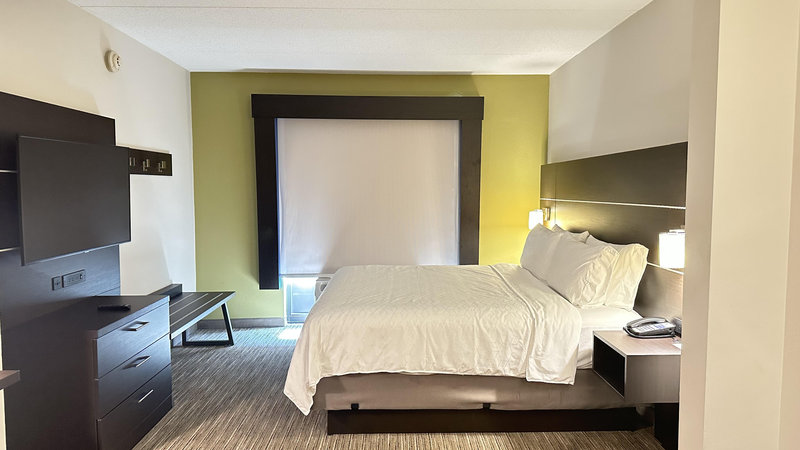 Holiday Inn Express and Suites Prospect Heights
