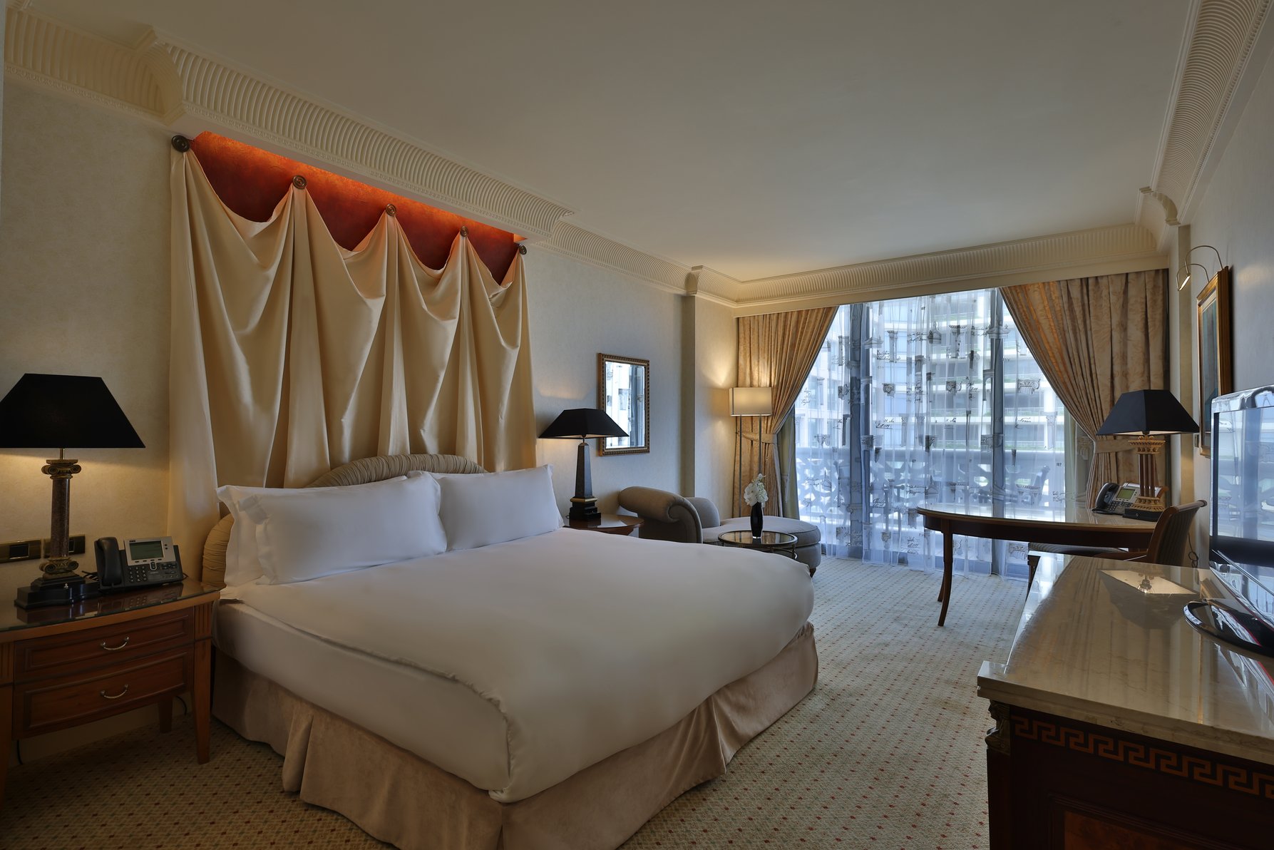 InterContinental PHOENICIA BEIRUT Room Type - 1 King Premium Marina View Balcony