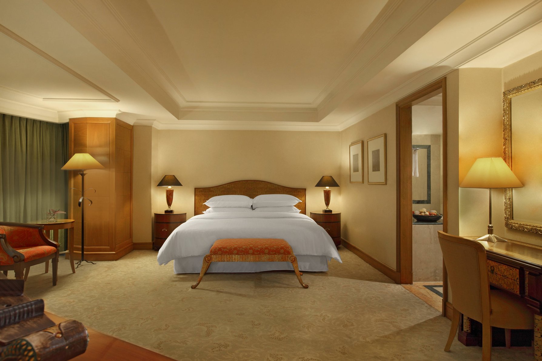 Sheraton Surabaya Hotel and Towers Room Type - Presidential Suite, Club lounge access, 1 Bedroom Presidential Suite, 1 King California