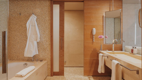 Cloud 9 Suite - Bathroom