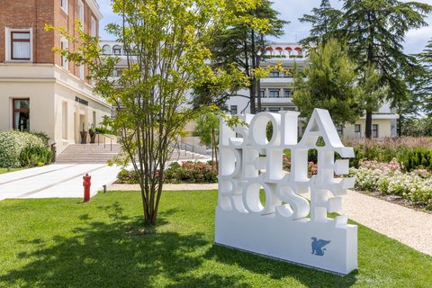 Isola Delle Rose Entrance