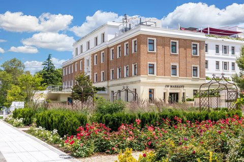 JW Roseto entrance  hotel view