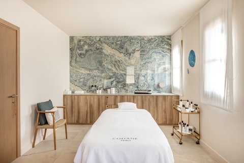 Treatment room at Maison CODAGE