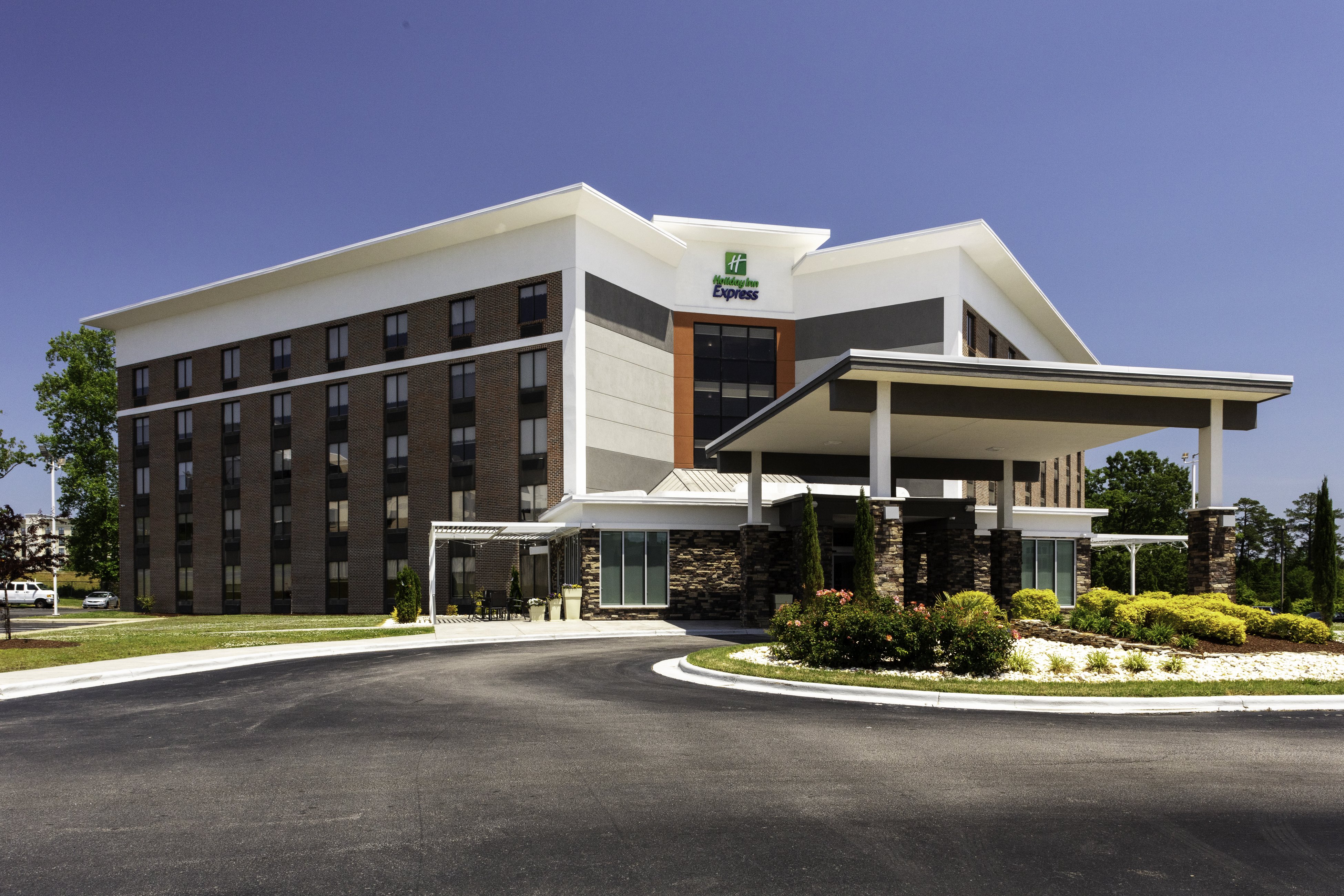 Holiday Inn Express Sports Center