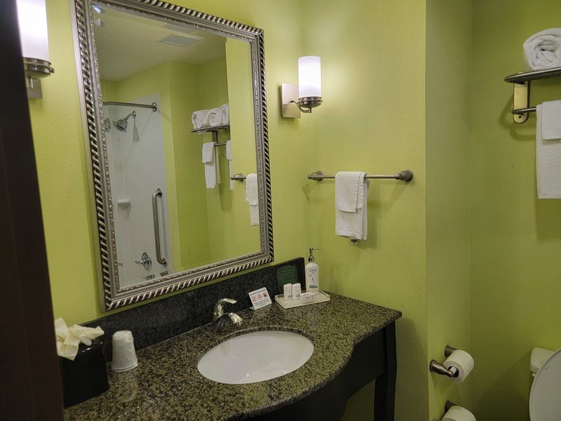 HOLIDAY INN GARLAND