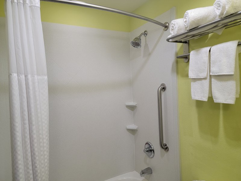 HOLIDAY INN GARLAND