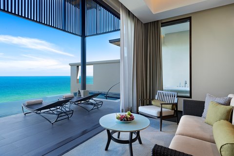 Grand Ocean View Pool Suite - Terrace