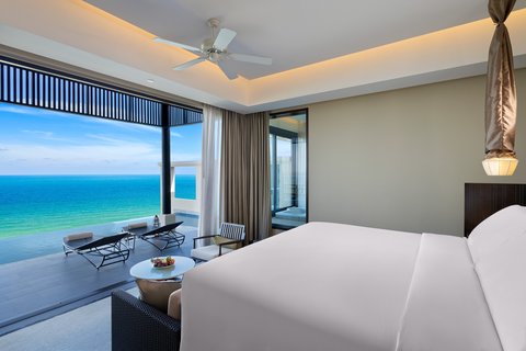 Suite Grand Ocean con piscina y vista al mar