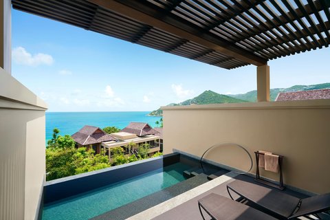 Premium Ocean Pool Suite - Pool Terrace