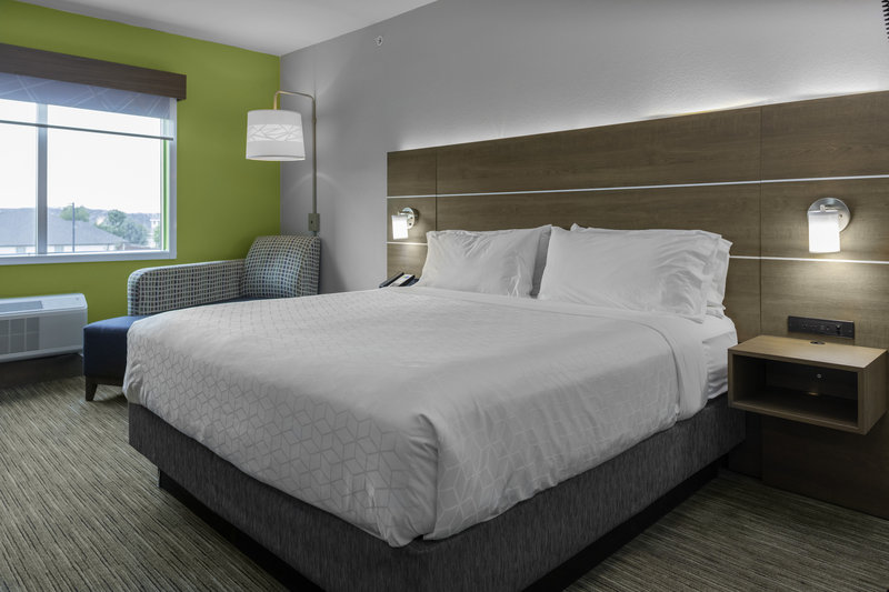 Holiday Inn Express and Suites Leander