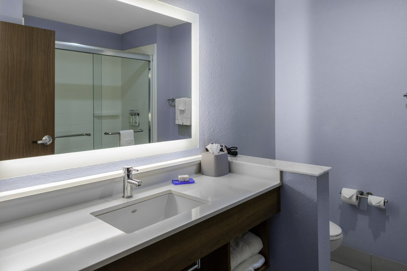 Holiday Inn Express and Suites Leander